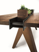 Canal Table |