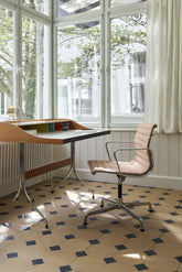 Aluminium Chair EA 104 |