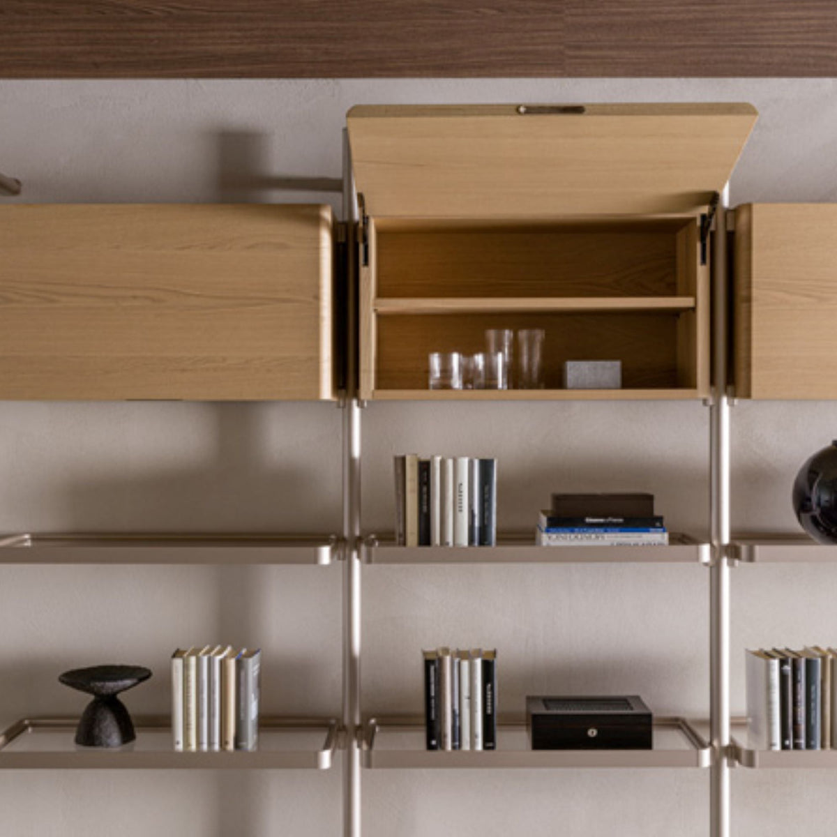 Hector | Bookcase | Interni
