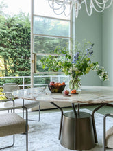 Balloon Dining Table |