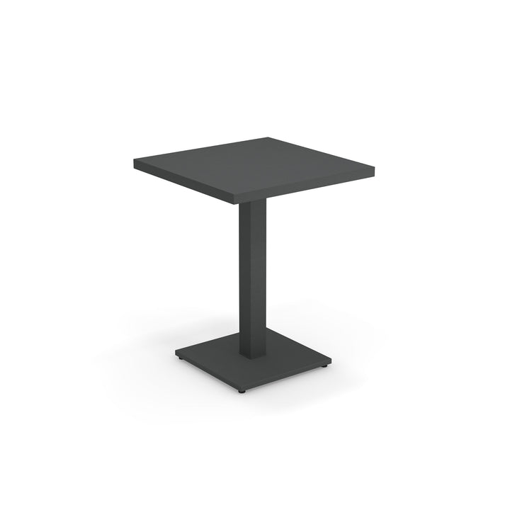Round - Square table