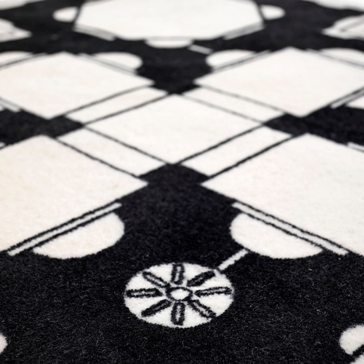 Pietro | Rug | Interni